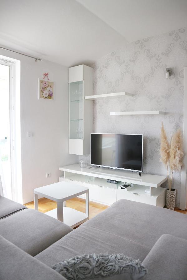 Apartments Keko Примоштен Экстерьер фото