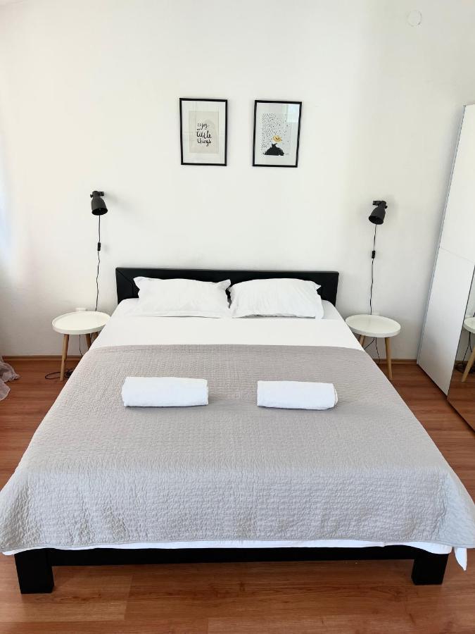 Apartments Keko Примоштен Экстерьер фото