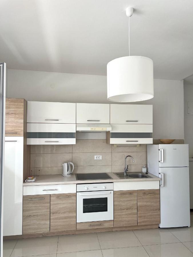 Apartments Keko Примоштен Экстерьер фото