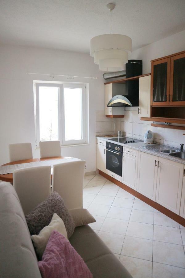 Apartments Keko Примоштен Экстерьер фото