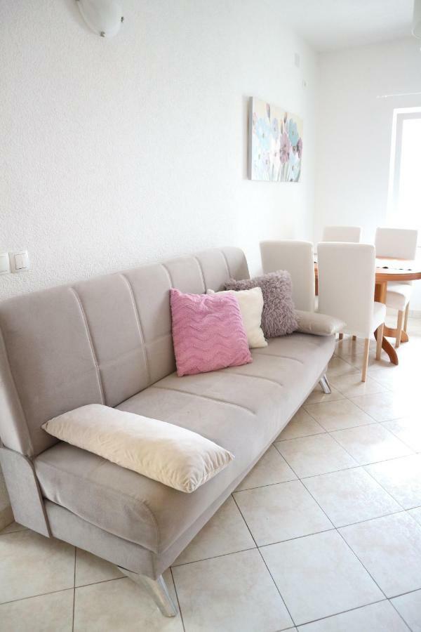 Apartments Keko Примоштен Экстерьер фото