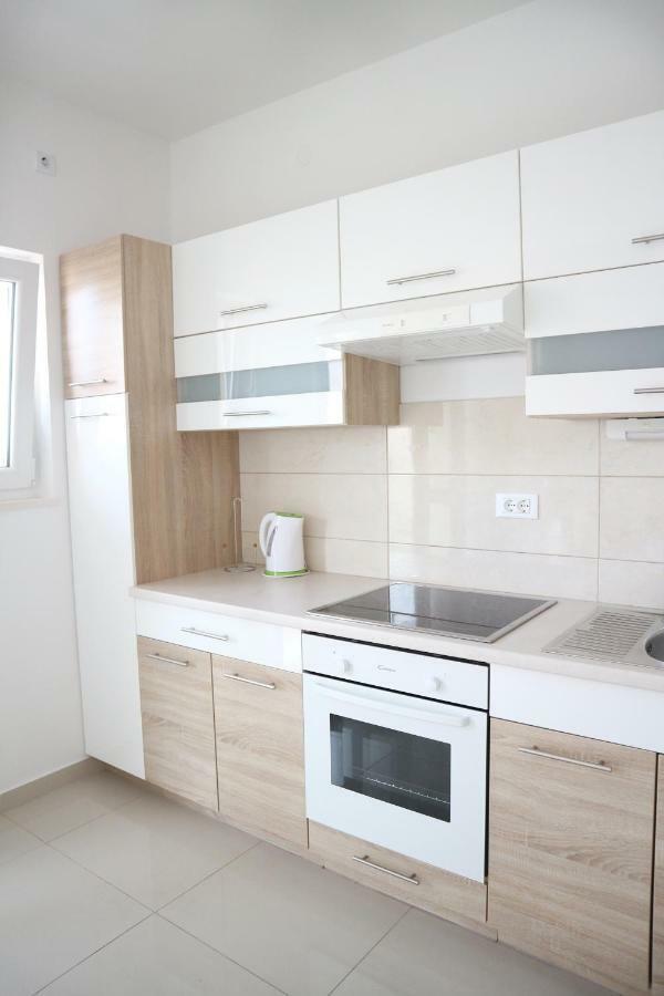 Apartments Keko Примоштен Экстерьер фото