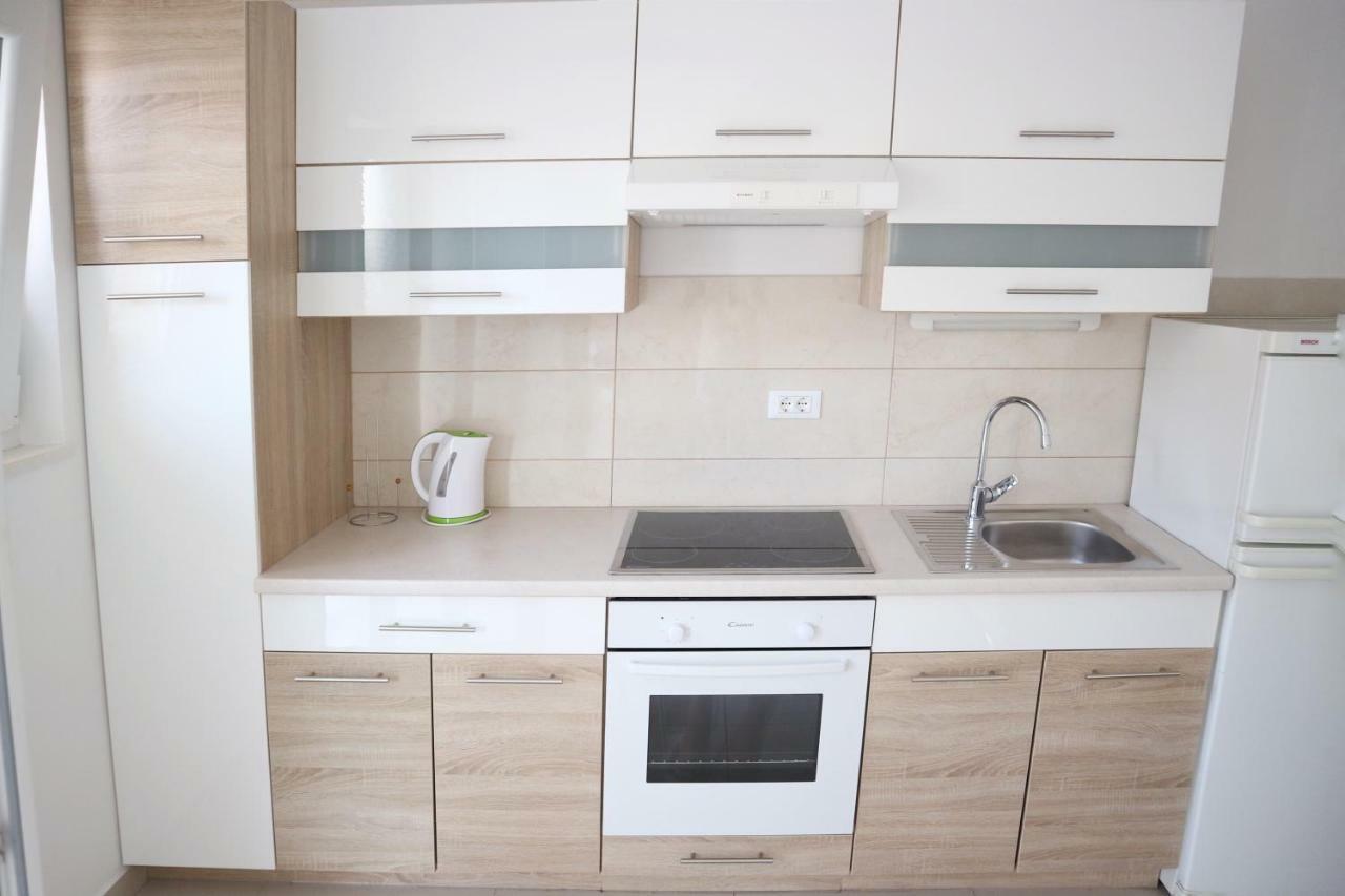 Apartments Keko Примоштен Экстерьер фото